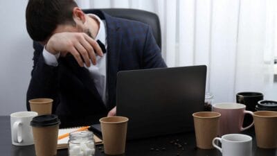 Kenali Tanda-Tanda Kelelahan Kerja dan Cara Mengatasinya