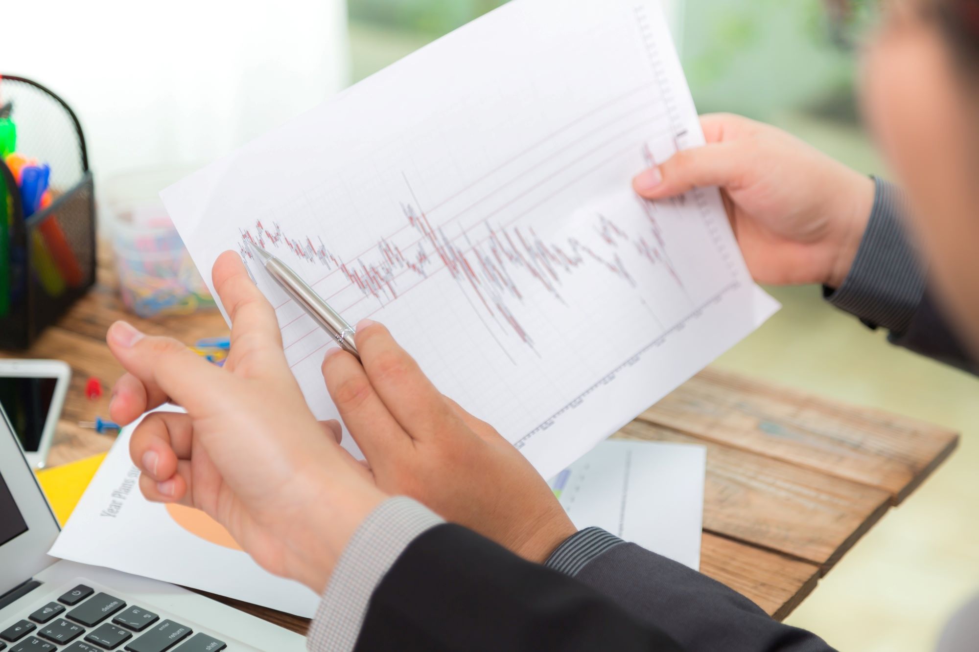 Membedah Perbedaan Antara Relative Strength Index (RSI) dan Stochastic Oscillator