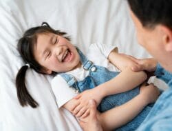 Pentingnya Hormon Bahagia bagi Anak: Tips agar Mereka Selalu Ceria