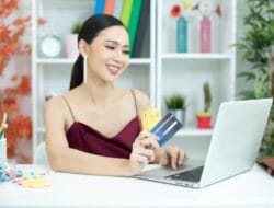 Tips Keuangan: 8 Kebiasaan yang Perlu Diwaspadai Millennial & Gen Z