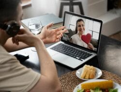 LDR? Santai, Ini Trik Biar Tetep Mesra Kayak Deket!