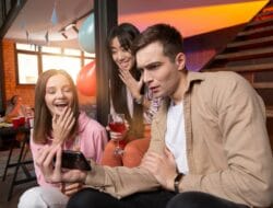 Cara Taklukkan Canggung Saat Bertemu Orang Baru