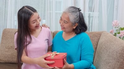 Mertua Sulit? 7 Jurus Ampuh Taklukkan Hatinya!