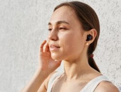 Perbandingan Lengkap: TWS vs. Wired untuk Pengguna Aktif