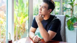 Stereotip Laki-Laki Kuat, Beban Berat di Pundak Pria