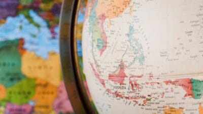 Menguak Letak Geografis Indonesia di Persimpangan Dunia