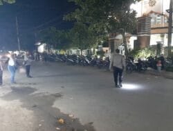 Jamaah Tarawih Tenang, Polsek Labuapi Siaga Amankan Masjid
