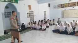 Cegah Kenakalan Remaja, Polres Lobar Gelar Penyuluhan di MTs Darulnajah