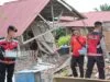 Polri Peduli Masyarakat: Personel Dit Samapta Polda Bengkulu Bantu Warga Bersihkan Rumah Roboh Pasca Gempa 6,3 SR