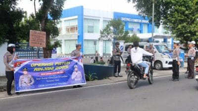 Penegakan Hukum dan Edukasi Lalu Lintas Digelar di Depan Satpas Lembar