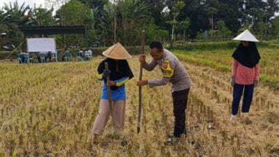 Polsek Kuripan Ajak Petani Manfaatkan Pupuk Bersubsidi Secara Tepat