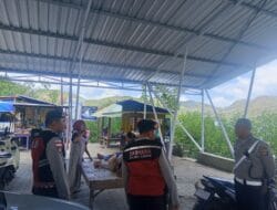 Polsek Sekotong Bangun Kedekatan dengan Warga Lewat Patroli Dialogis di Mangrove