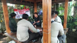 Edukasi Preventif: Polsek Kuripan Ajak Warga Dusun Tongkek Perangi Narkoba dan Judol