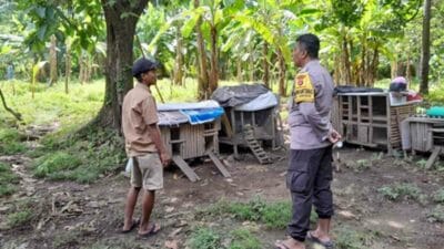 Mandiri Pangan: Polsek Batulayar Ajak Warga Tanam Cabai dan Terong