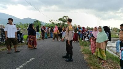 Nyongkolan Suku Sasak di Kuripan: Polisi Urai Kepadatan Lalin