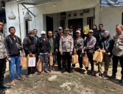 Tukang Ojek Kuripan Tersenyum, Polres Lombok Barat Beri Bantuan Bergizi
