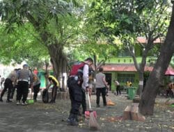 Pasca Olah TKP, Polres Metro Jakarta Utara Bersihkan Masjid SMAN 72 Kelapa Gading untuk Pulihkan Kondisi dan Hilangkan Traumatis Warga Sekolah