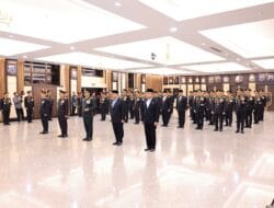 Dipimpin Kapolri, Irjen Hadi Gunawan Terima Bintang Bhayangkara Pratama