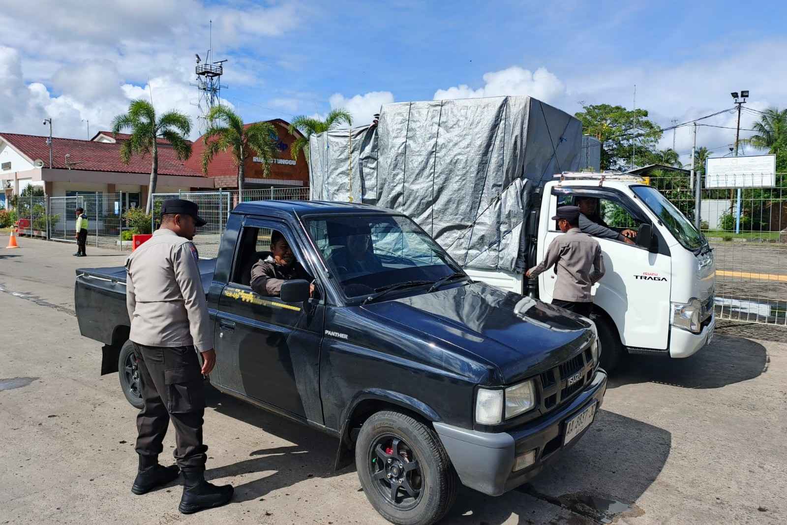 Jamin Kamtibmas, Kapolsek Pimpin Pemeriksaan Bongkaran Kapal Lembar