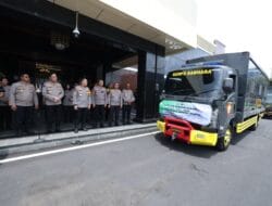 Polda Jatim Berangkatkan Bantuan Kemanusiaan untuk Warga Terdampak Erupsi Semeru