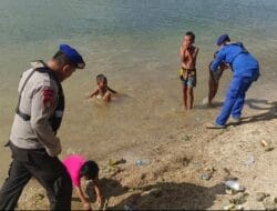 Hadir Melayani, Satpolairud Polres Bima Gelar Patroli Pengamanan Wisata di Pantai Kalaki