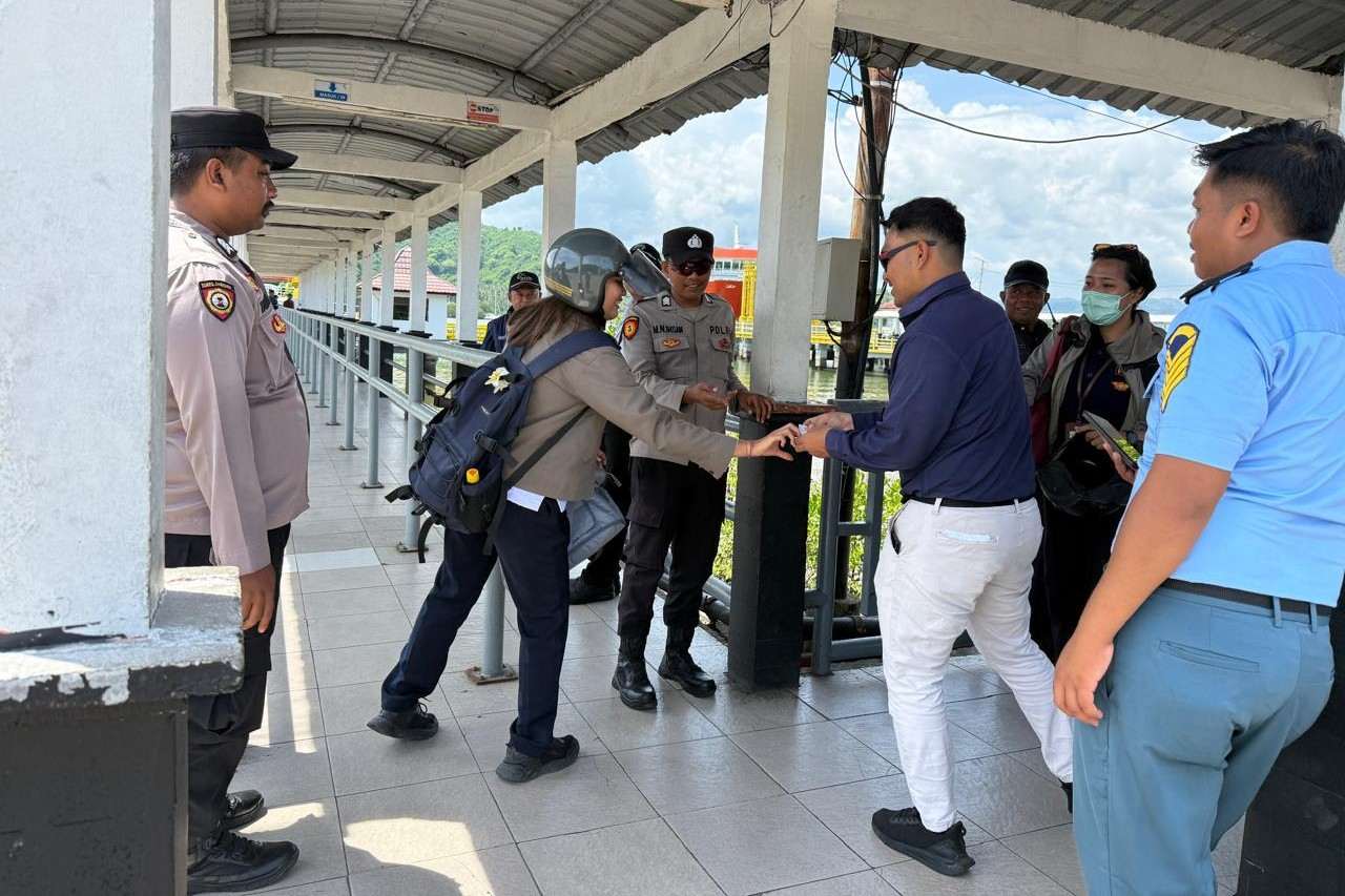 Aparat Sisir Kapal Ferry, Pastikan Penyeberangan Lembar Aman dari Gangguan