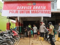 Bangkit Bersama Polri: Kapolres Tapteng Layani Service Motor Gratis untuk Warga Terdampak