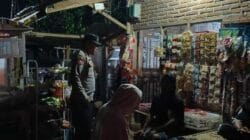 Hadir Dengan Patroli KRYD dan Dialogis Humanis, Polsek Madapangga Cegah Potensi Kriminal dan Edukasi Warga Jaga Harkamtibmas