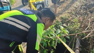 Penemuan Mayat dan Motor di Saluran Irigasi Kuripan, Polisi Olah TKP