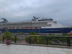 Celebrity Millenium Bawa 2.500 Turis ke Lombok Barat