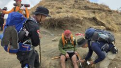 Kawal Ritual Suci Umat Hindu di Segara Anak, Tim Dokkes Polda NTB Beri Layanan Kesehatan